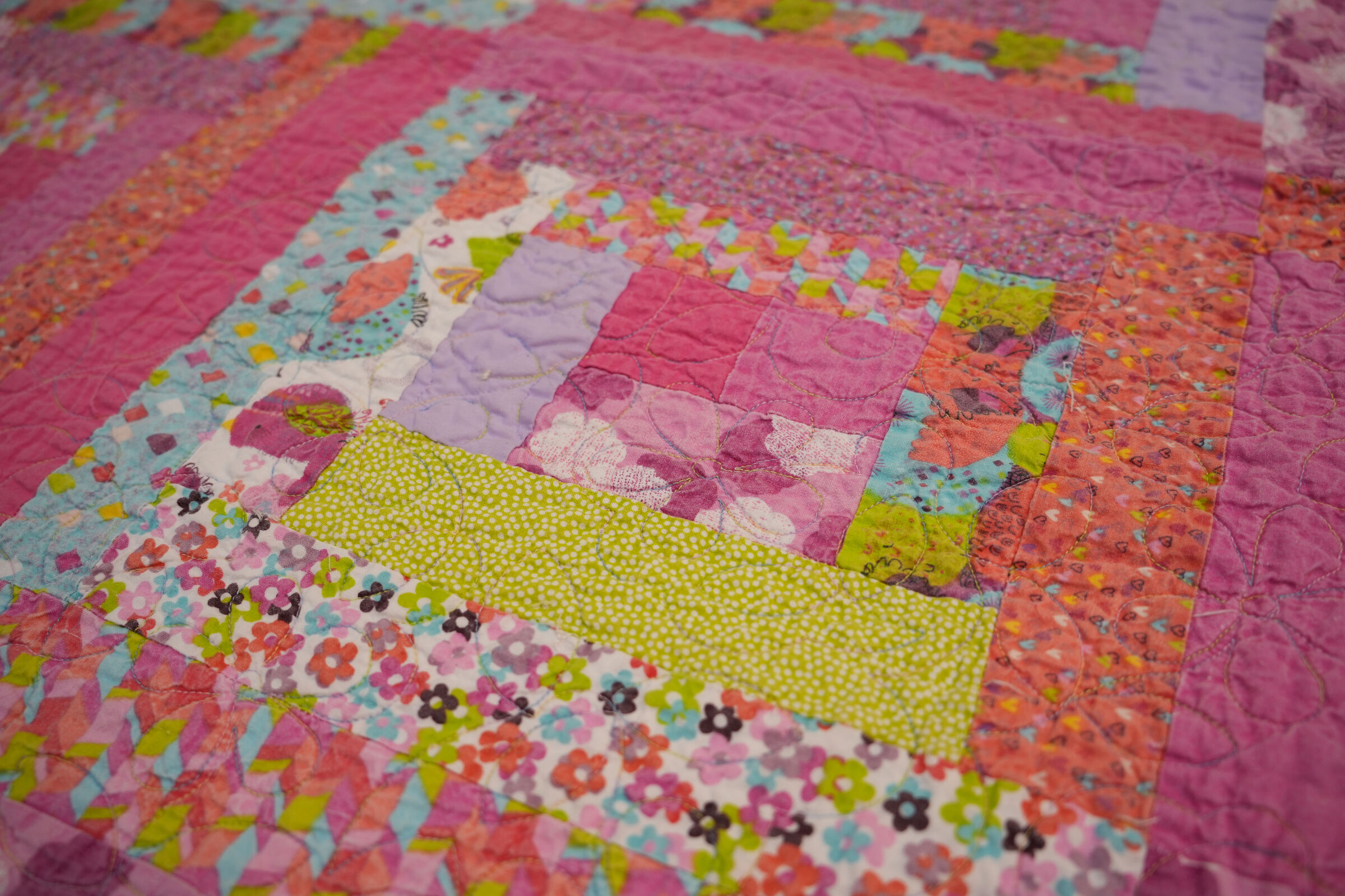 First Machine Sewn Log Cabin Quilt 2018